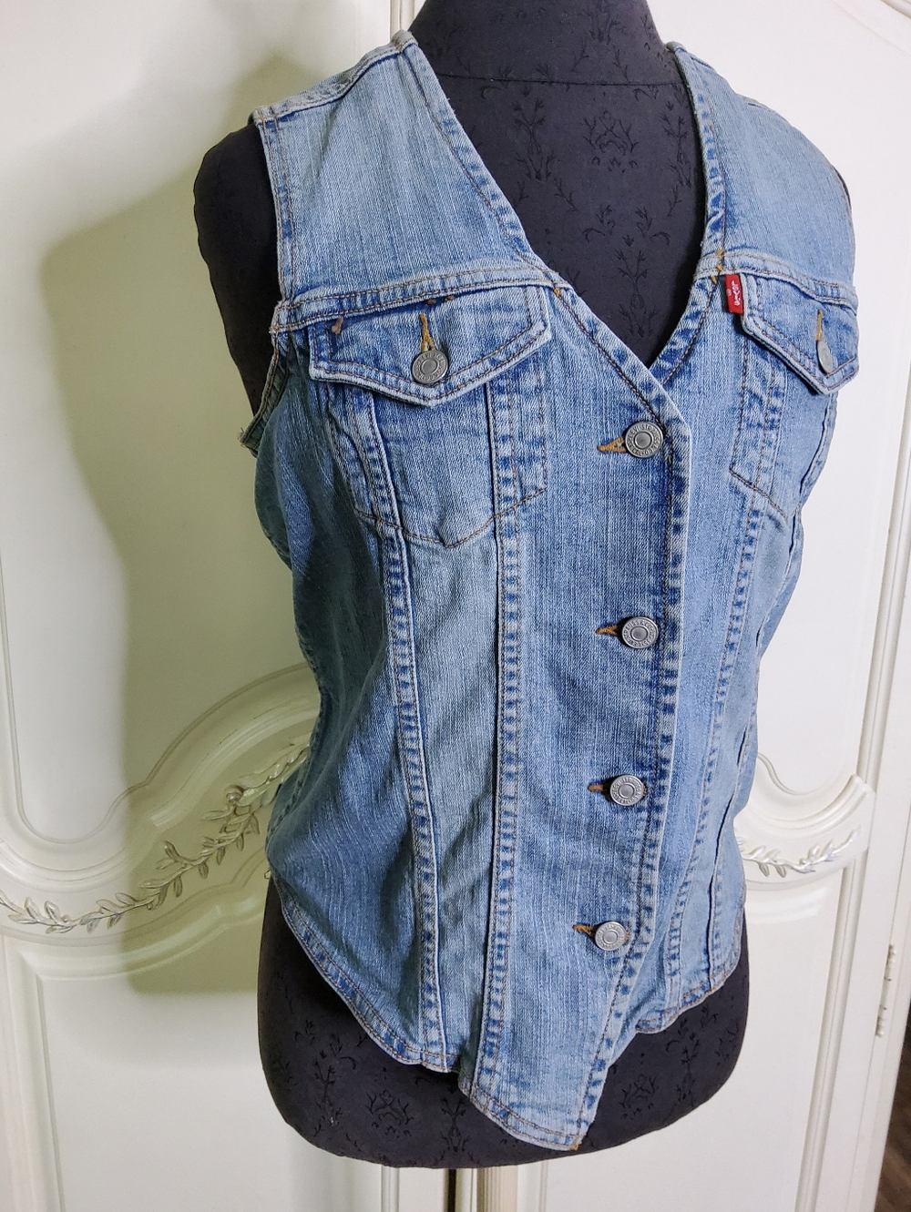 Levi's Light Wash Denim Vest with Red Tab - Picture 4 of 7
